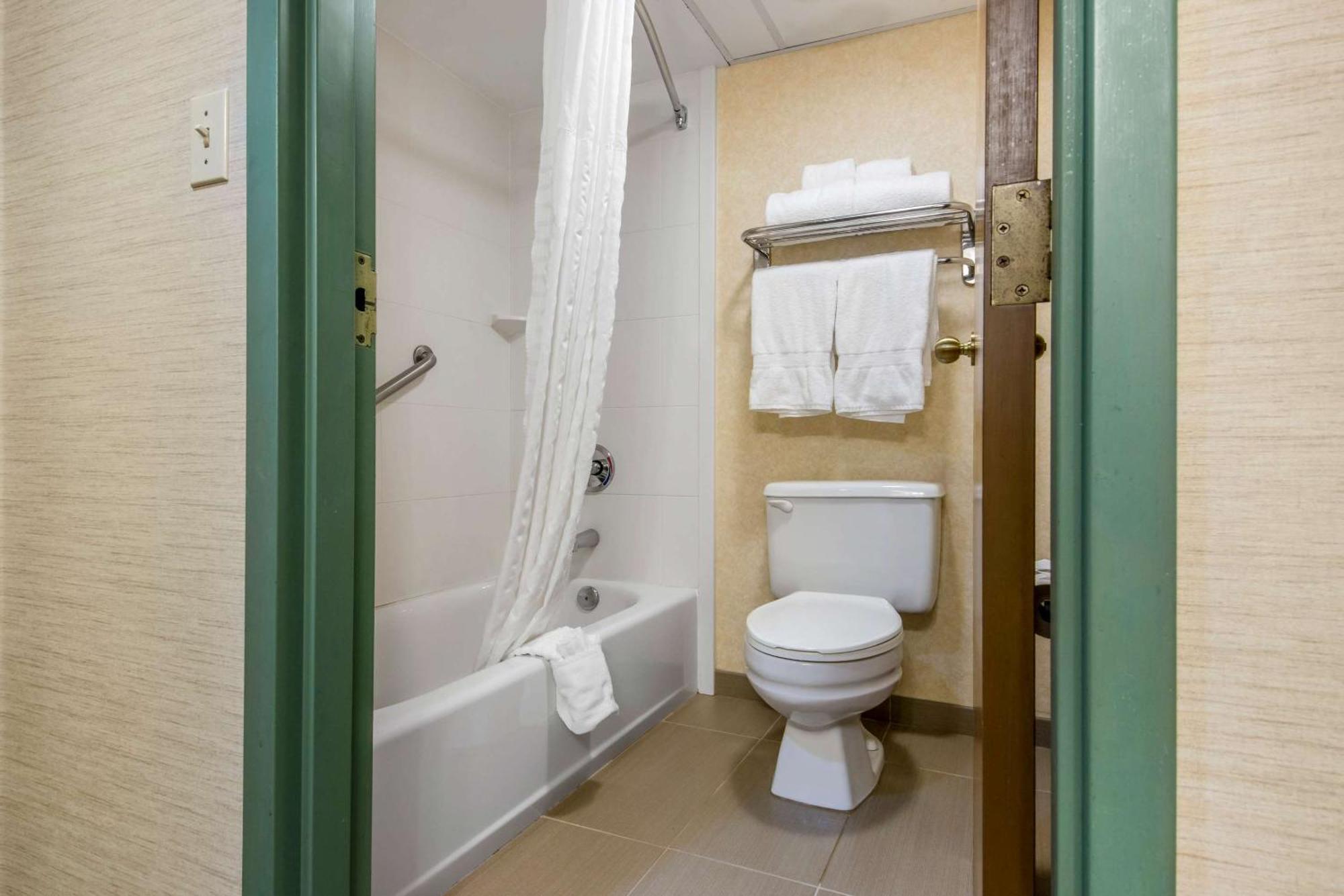Quality Inn & Suites Менсфілд Екстер'єр фото