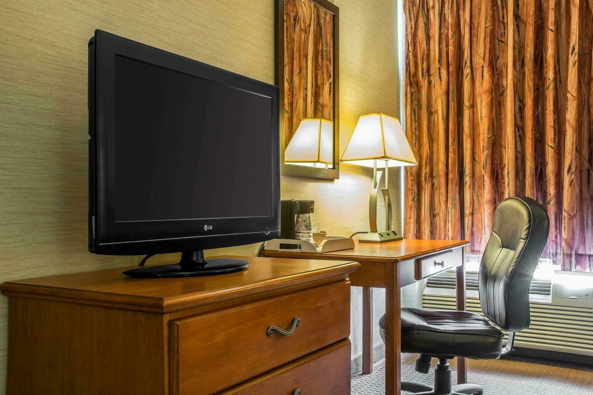 Quality Inn & Suites Менсфілд Екстер'єр фото
